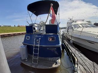 krockskadad bil motor Motorboot  Neptunus polyester boot 1980/1