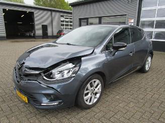 occasion passenger cars Renault Clio 0.9 TCE LIMITED 2018/10