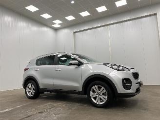 damaged commercial vehicles Kia Sportage 1.6 GDI First Edition Navi Clima 2017/1