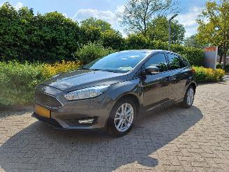 damaged passenger cars Ford Focus 1.0 Lease Edition HB 2018/4
