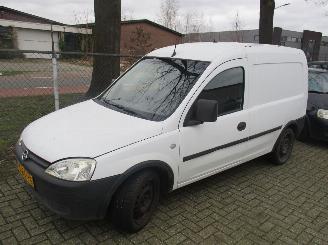 skadebil motor Opel Combo  2005/3